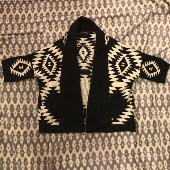 Forever 21 Sweaters - Forever 21 Aztec 3/4 Sleeve Cardigan
